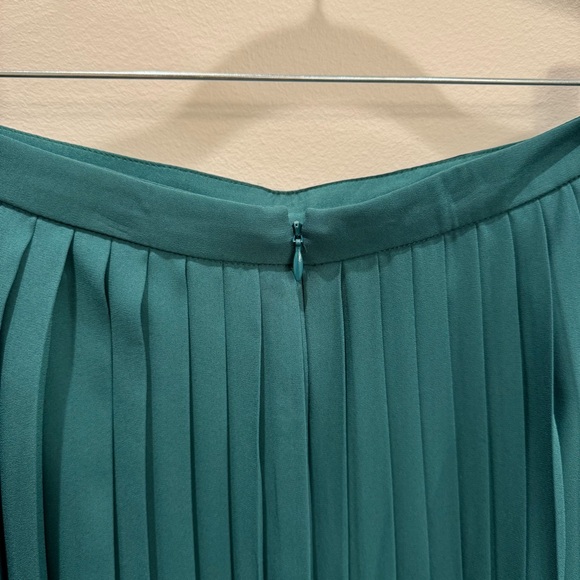 J.Crew pleated midi skirt, size 10 - Picture 4 of 4